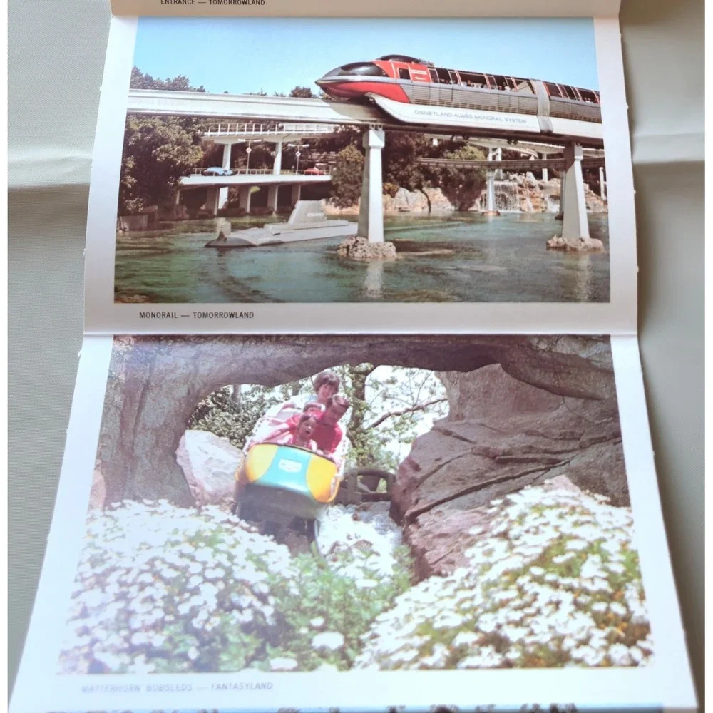 Vintage Disneyland 26 Scenes Postcard Booklet Walt Disney America Sings Souvenir